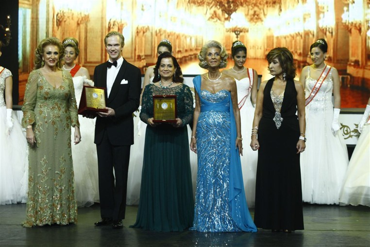 Bal des Debutantes 2012 